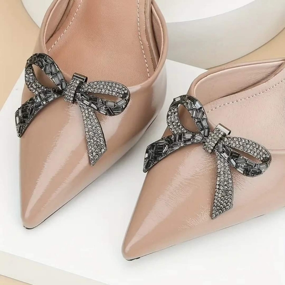 NEW! Detachable shoe buckles with a charming bow design - Picture 3 of 5